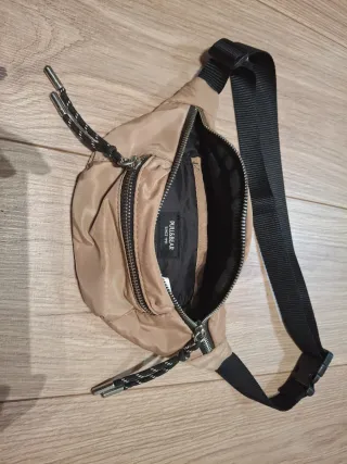 Riñonera Pull&Bear Beige y Negra