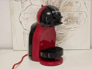 Cafetera Dolce Gusto Roja y Negra
