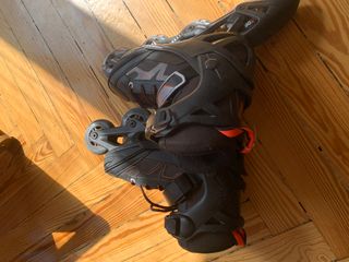 Patines en línea Oxelo talla S y protecciones.