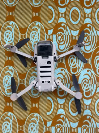 Dron DJI Mini 2 para piezas + battery pack + mando