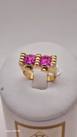 Anillo Oro 18K con Piedras Rosas