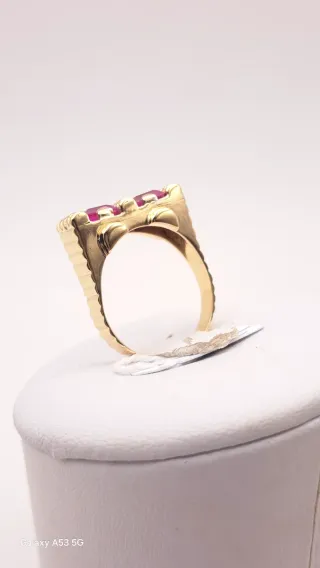 Anillo Oro 18K con Piedras Rosas