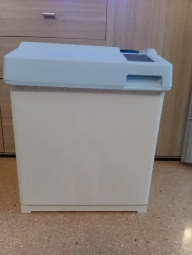 Mini lavadora blanca