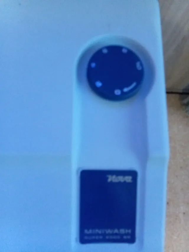 Mini lavadora blanca