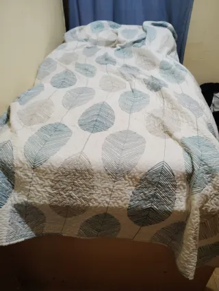 Cama nido con somier y cajoneneras muy amplias.