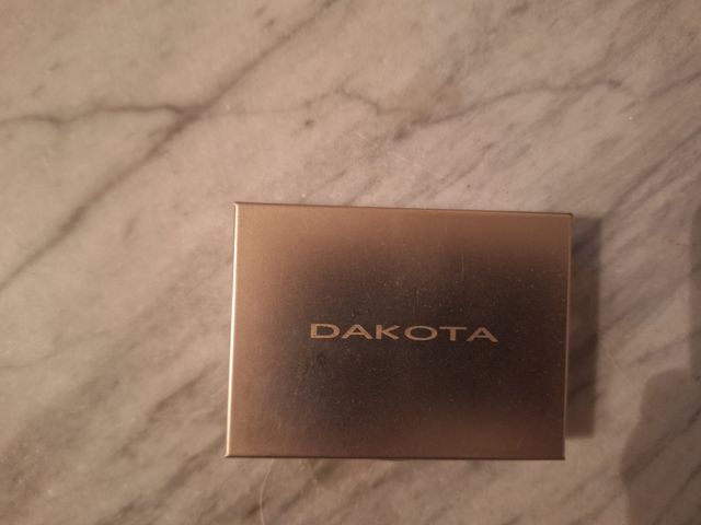 Maquinilla de afeitar de viaje Dakota plateada.