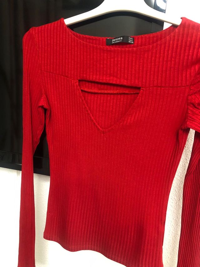 Camiseta en canalé de Bershka ,talla 36.