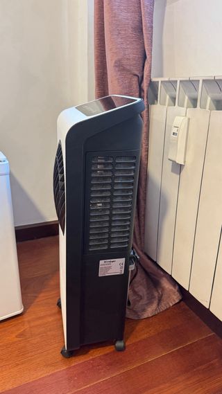 Climatizador Evaporativo Blanco y Negro | AIRE