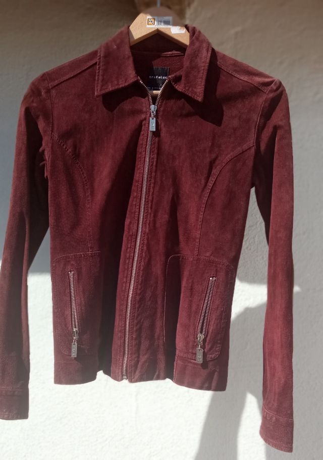 Cazadora Trafaluc Color burdeos,Talla S