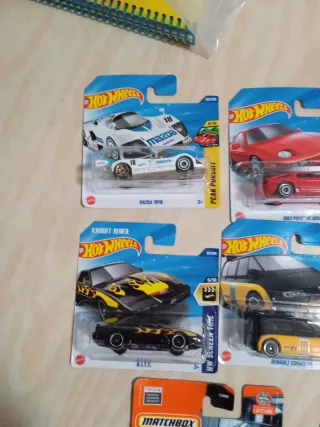 Confezione da 5 auto Hot Wheels e Matchbox per PS4