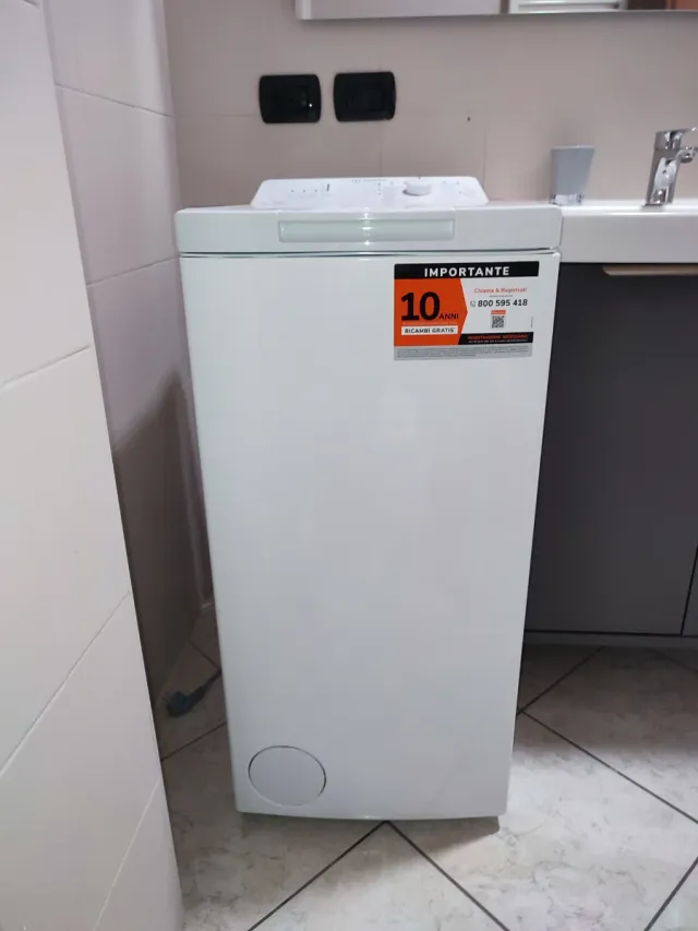 Lavatrice Indesit 6kg 1000 giri - Bianca