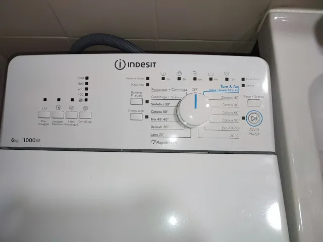 Lavatrice Indesit 6kg 1000 giri - Bianca
