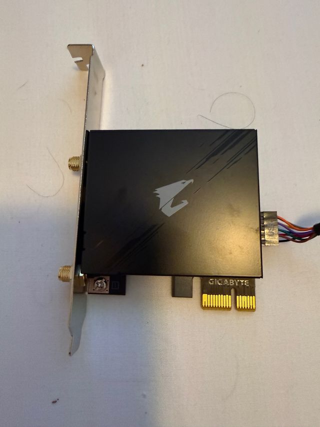 Tarjeta WiFi Aorus. como nueva 1 mes de uso