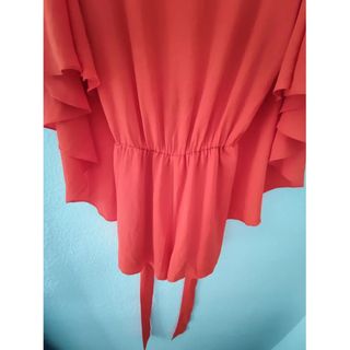 Elegante mono para evento, boda, bautizo