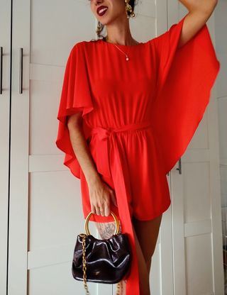 Elegante mono para evento, boda, bautizo
