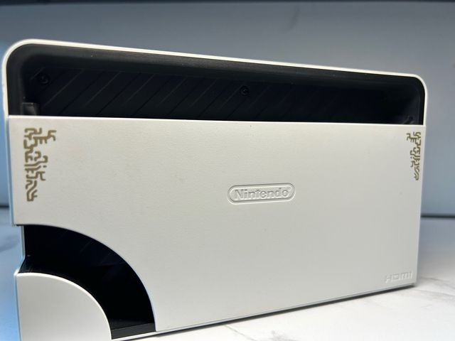 Base Nintendo Switch OLED Zelda Tears of the Kingd