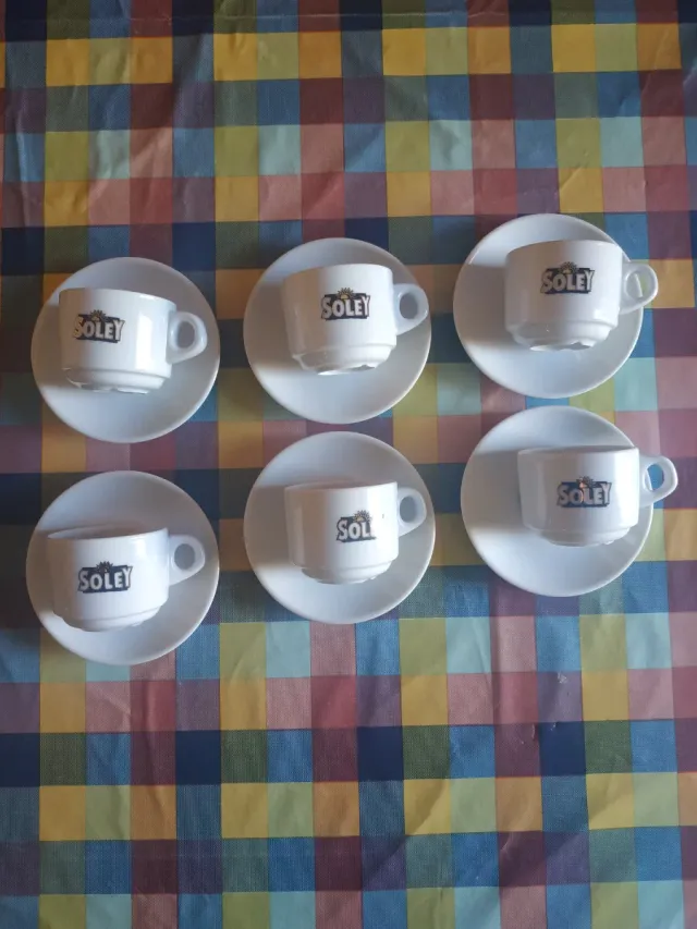 12 Tazas y 12 Platos de Porcelana Blanca