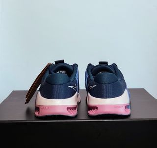 T39 - W Nike Metcon 9 - armory navy