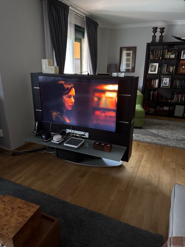 Mueble TV giratorio y divisor