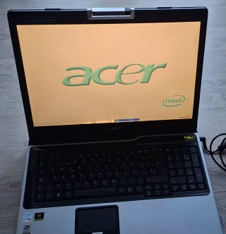 Ordenador portátil Acer Intel