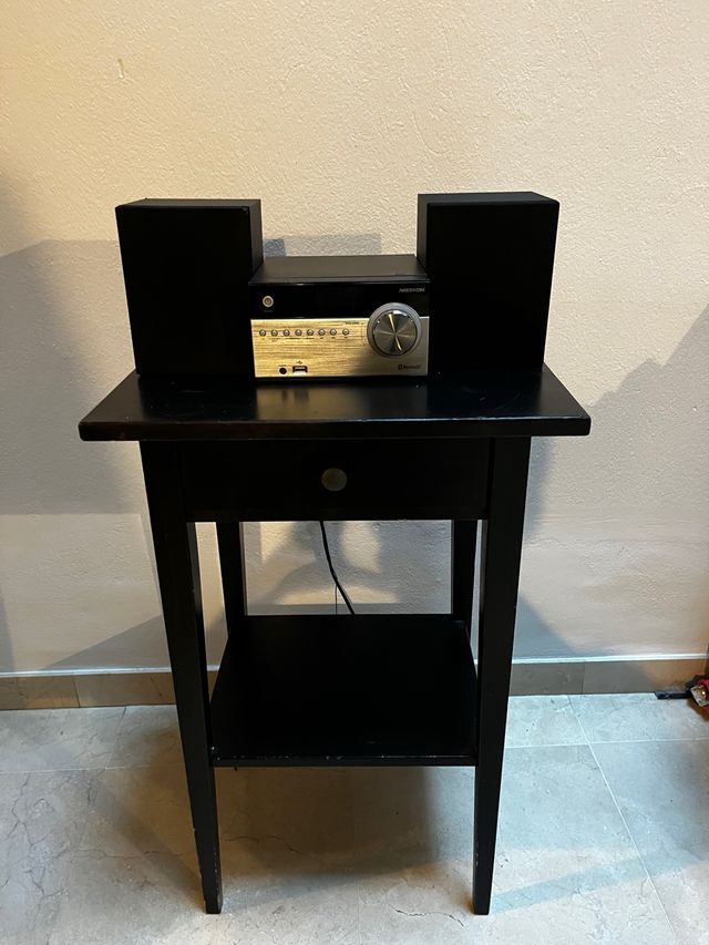 Equipo de música Medion negro y plateado