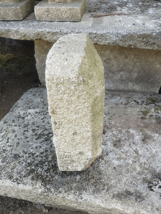 Talla en Granito "Mano"