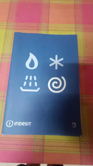 Secadora de ropa Indesit con libro de instruccione