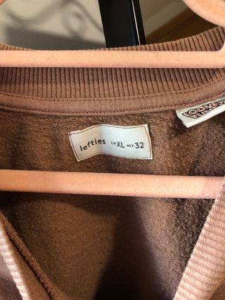 Sudadera XL Tweety con arcoíris