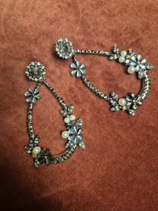 Pendientes fiesta Zara flor pedrería