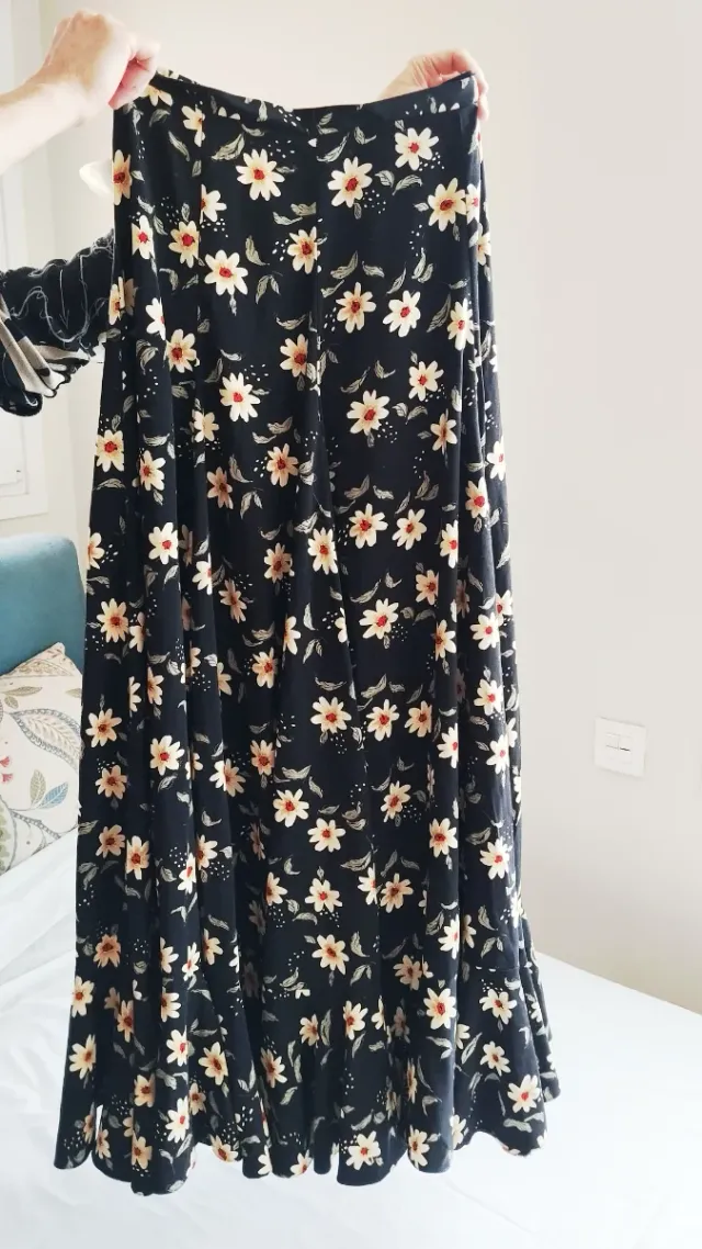 Falda flamenca con flores