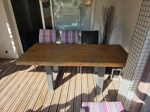 Mesa de jardín de madera