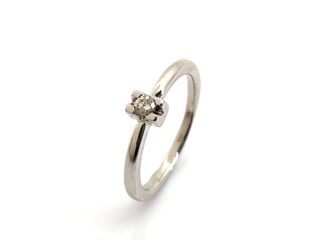 anillo oro 18k con piedra con diamante