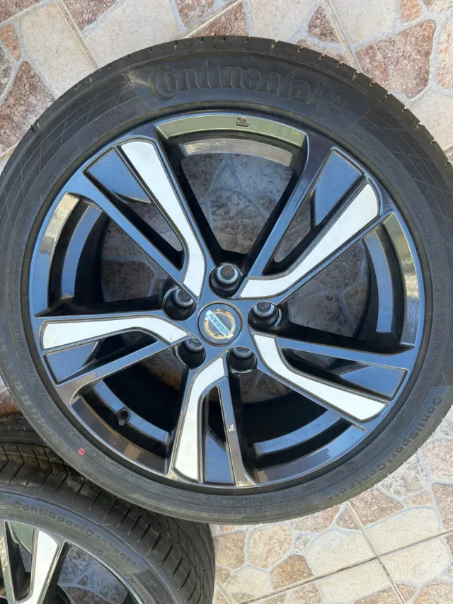 Cerchi in lega Nissan 18 pollici