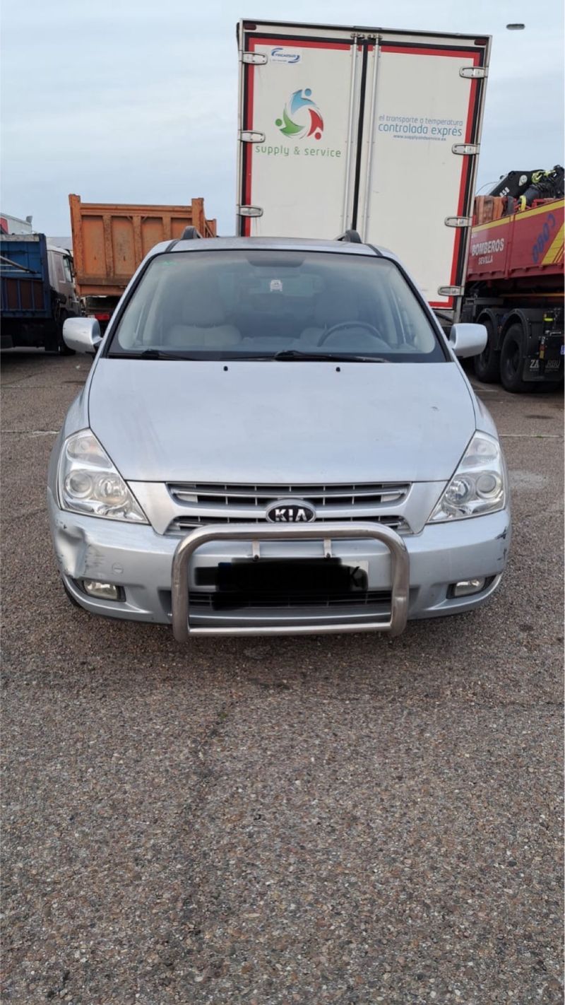 KIA Carnival 2011 - foto 1