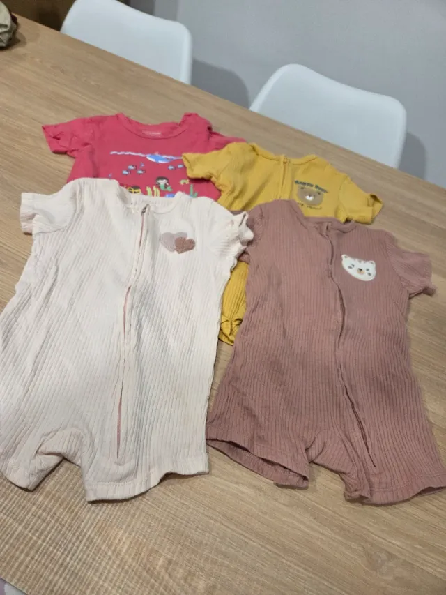 Pack 4 Pijamas Kiabi  y visto bueno Bebé