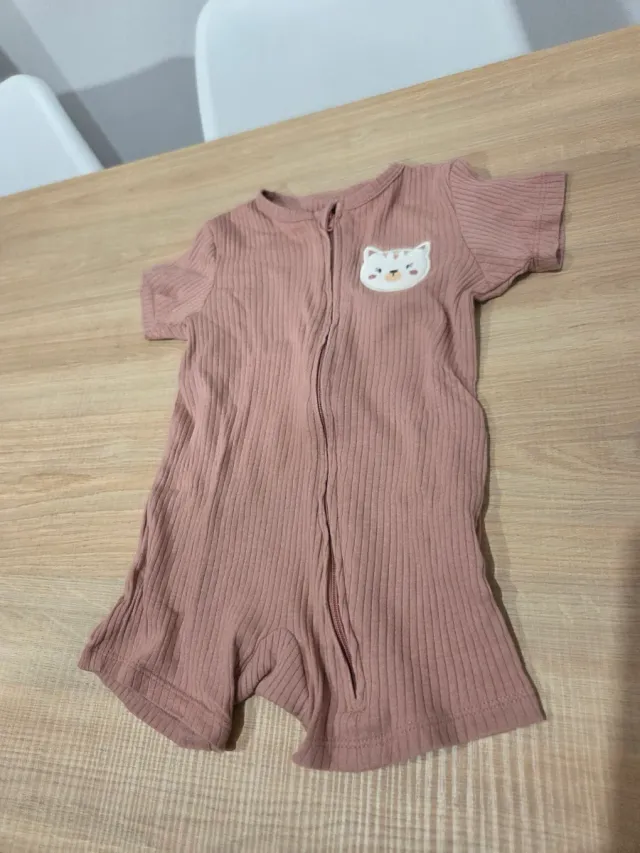 Pack 4 Pijamas Kiabi  y visto bueno Bebé