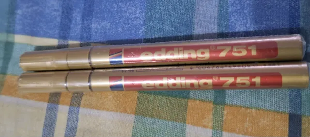Edding 751 Oro.2 por 6 euros.