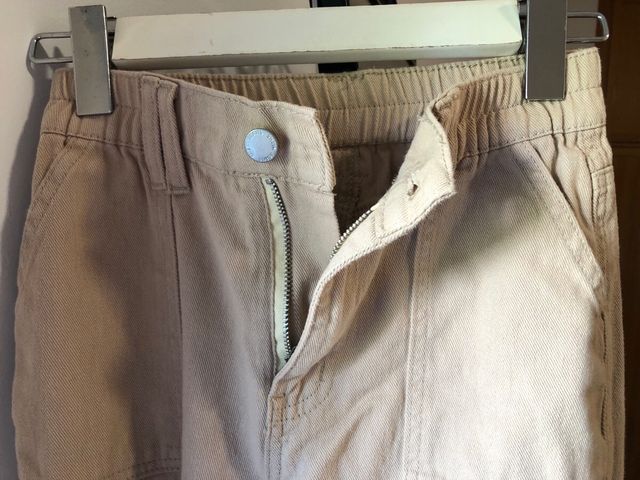 Pantalón cargo beige Talla XS
