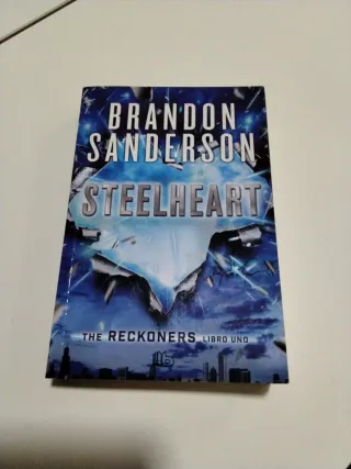 Steelheart(Spanish Edition) (Trilogía de los Re...