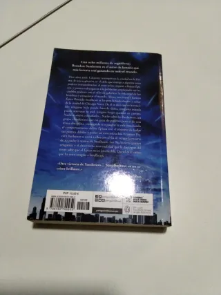 Steelheart(Spanish Edition) (Trilogía de los Re...