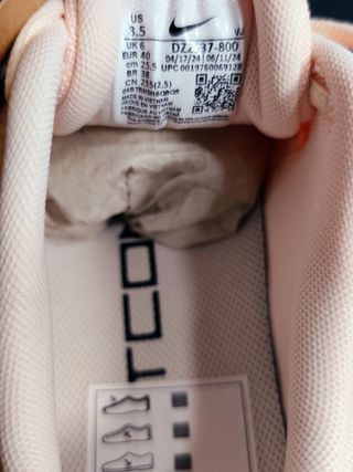 T40 - Nike Metcon 9 - guava ice