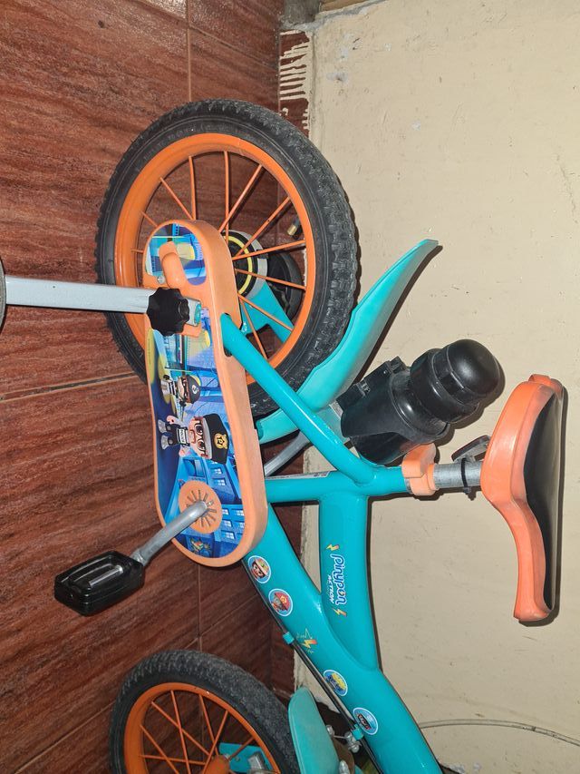 Bici infantil azul y naranja