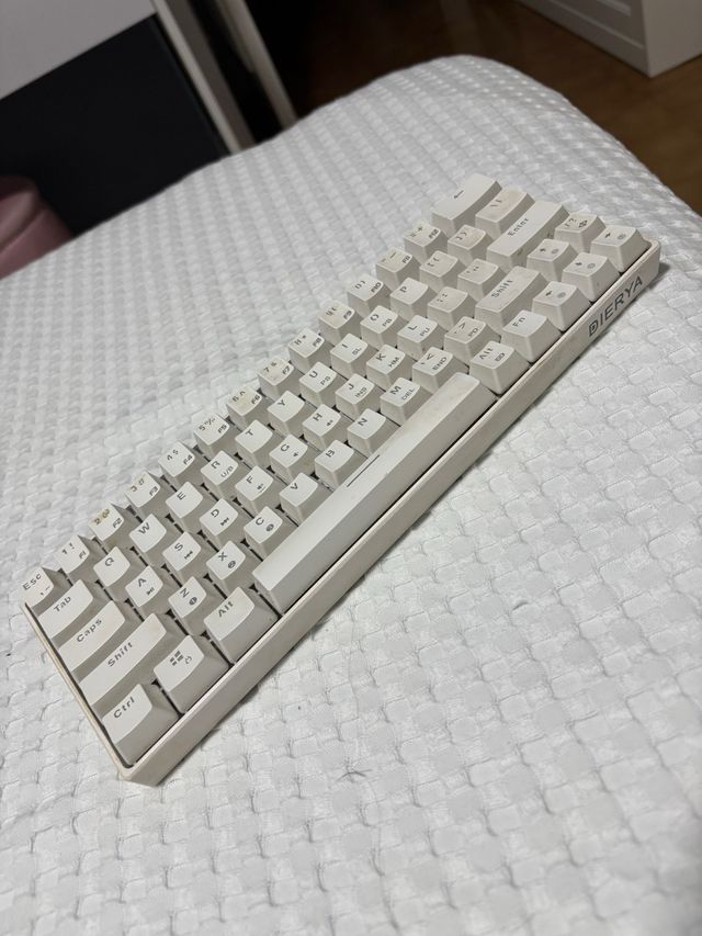Tastiera meccanica bianca Dierya