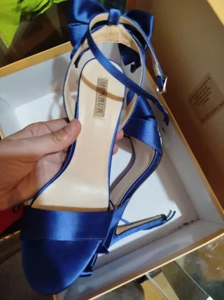 Elegantes Zapatos Mebur con Lazo Azul