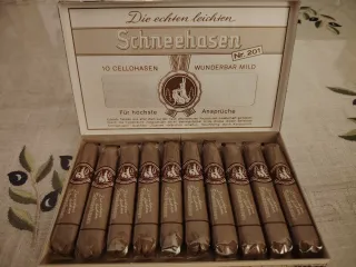 Caja de puros Schneehasen antigua, años 70.