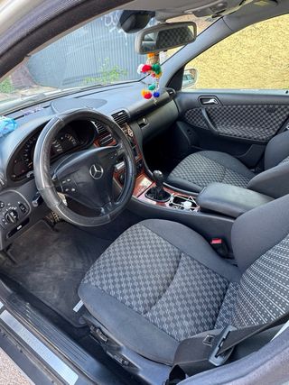 Mercedes-Benz Clase C 2003