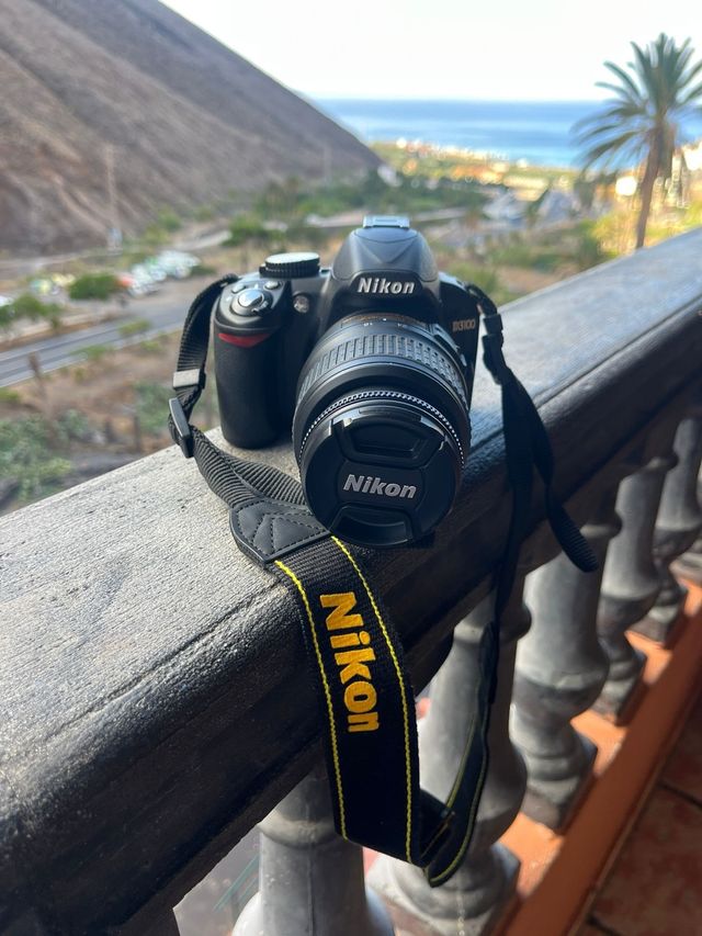 Cámara Nikon D3100 - Casi sin uso