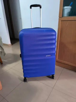 MALETA RIGIDA GRANDE 
75X50X28 EXCELENTE CONDICIÓN