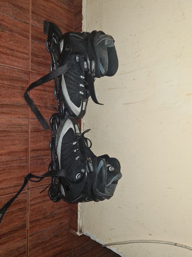 Patines en línea negros