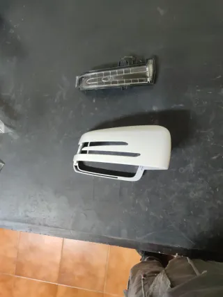 Carcasa e intermitente retrovisor Derecho Mercedes